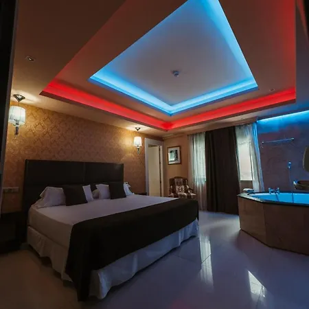 阿诺斯50酒店 2* 托雷莫利诺斯