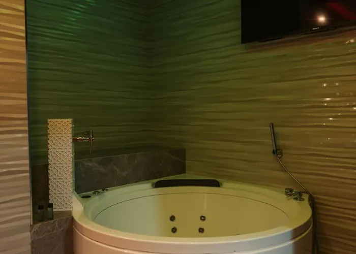 阿诺斯50酒店 酒店 托雷莫利诺斯