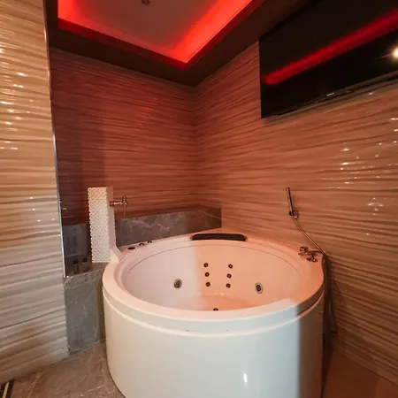 阿诺斯50酒店 托雷莫利诺斯