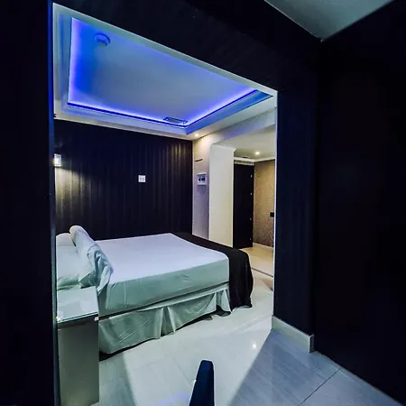 Готель Anos 50 Торремолінос