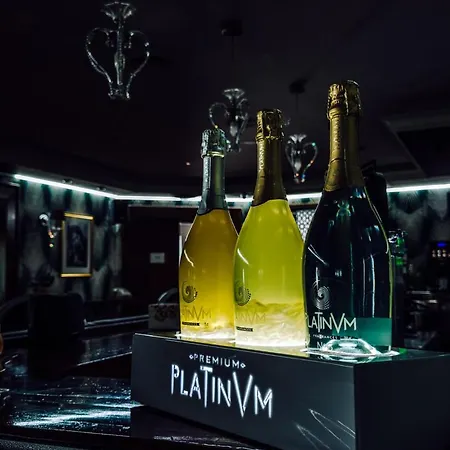 阿诺斯50酒店 2* 托雷莫利诺斯