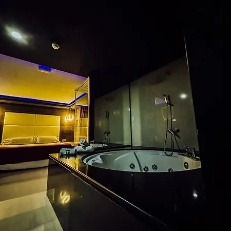 阿诺斯50酒店 托雷莫利诺斯