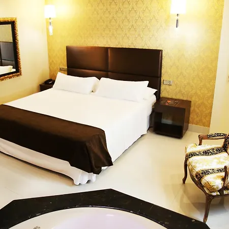 Готель Anos 50 Торремолінос