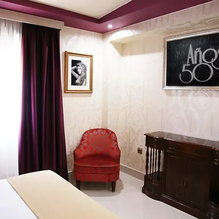 فندق Anos 50 2*