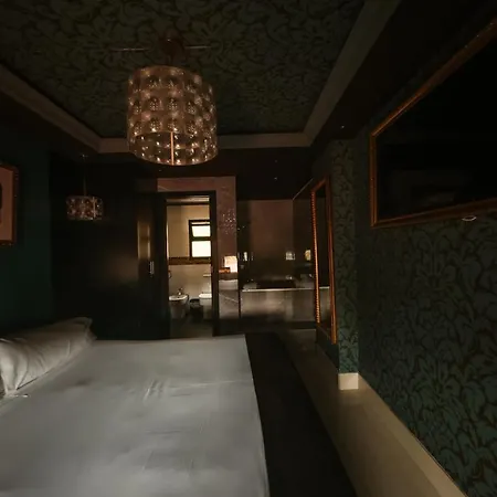 ホテル Anos 50 2*